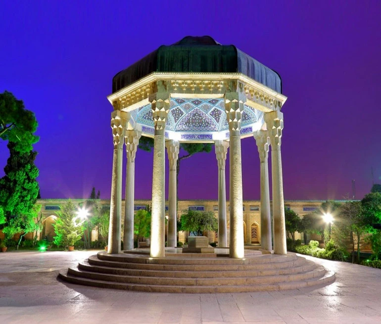 شیراز گردی - ۷ شب - ماهان